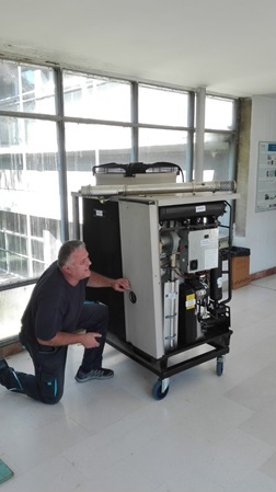 Donation of a reversible absorption heat pump powered by gas to the Faculty of Mechanical Engineering and Naval Architecture